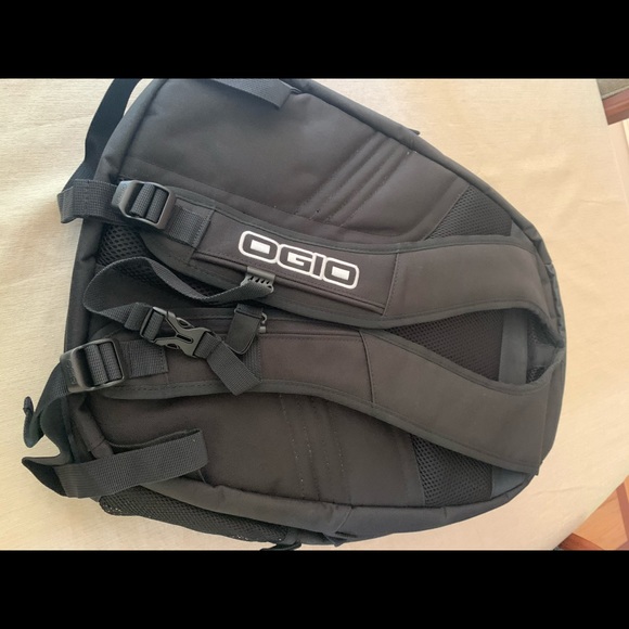 Ogio Juggernaut Back Pack - Picture 2 of 4